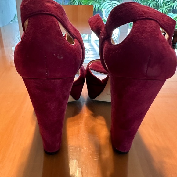 Beautiful color and high shoes size 5.5 - Picture 4 of 5